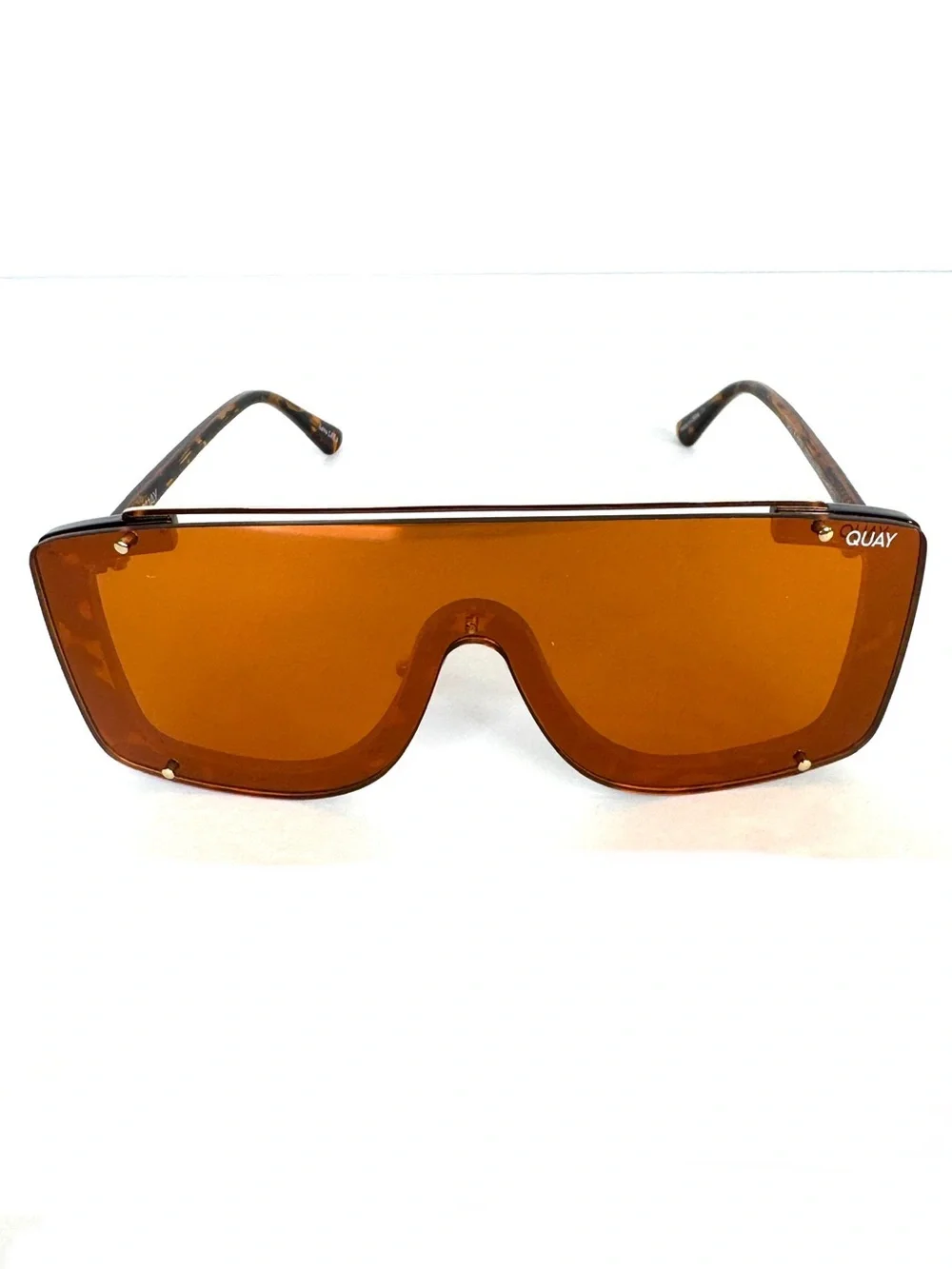 QUAY AUSTRALIA Hold For Applause Gold Tort Shield Sunglasses